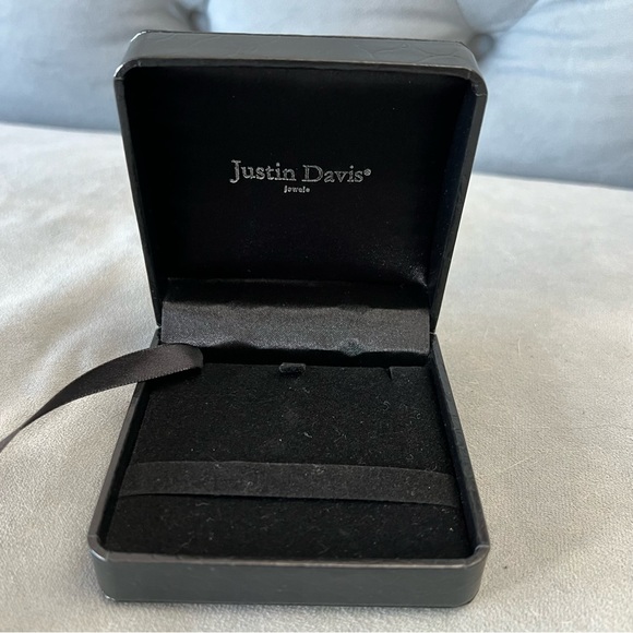 JUSTIN DAVIS Jewerly Box + Outer Box 3.90x3.90x1.90 inches - Picture 2 of 7